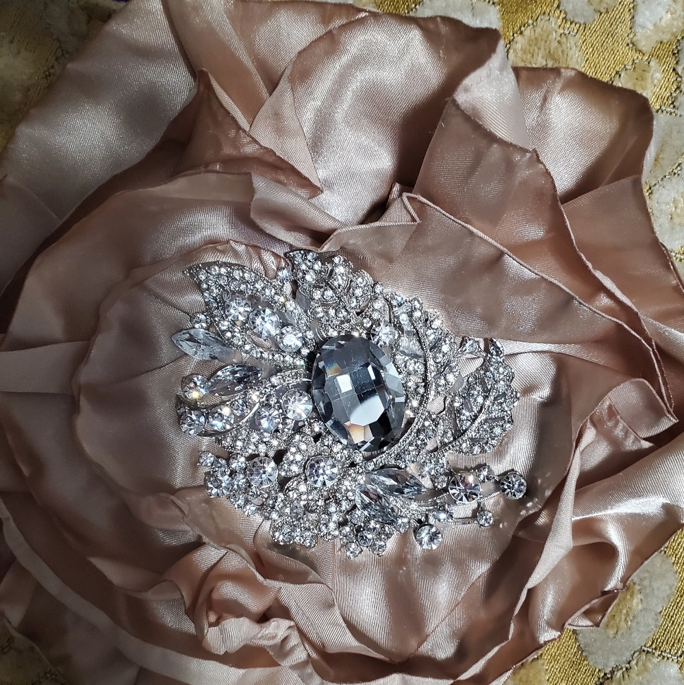 Keep It Gypsy Gold Textured Shoulder Bag with Elegant Swarovski Crystals - Picture 4 of 11